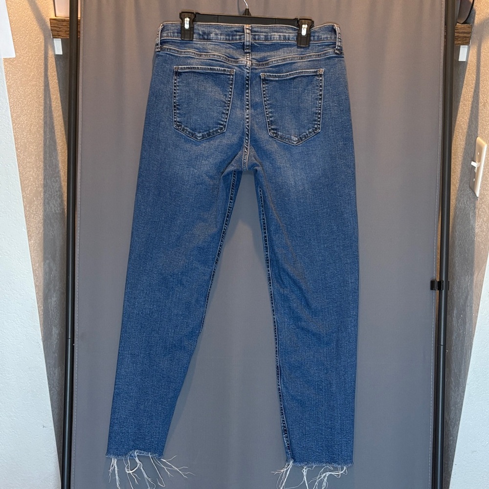 Banana Republic women’s Blue Jeans - Picture 3 of 7